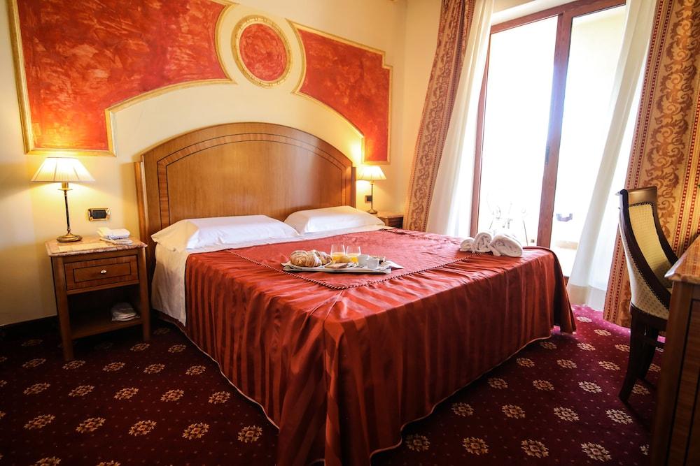 Parco Dei Principi Hotel Roccella Ionica Bagian luar foto