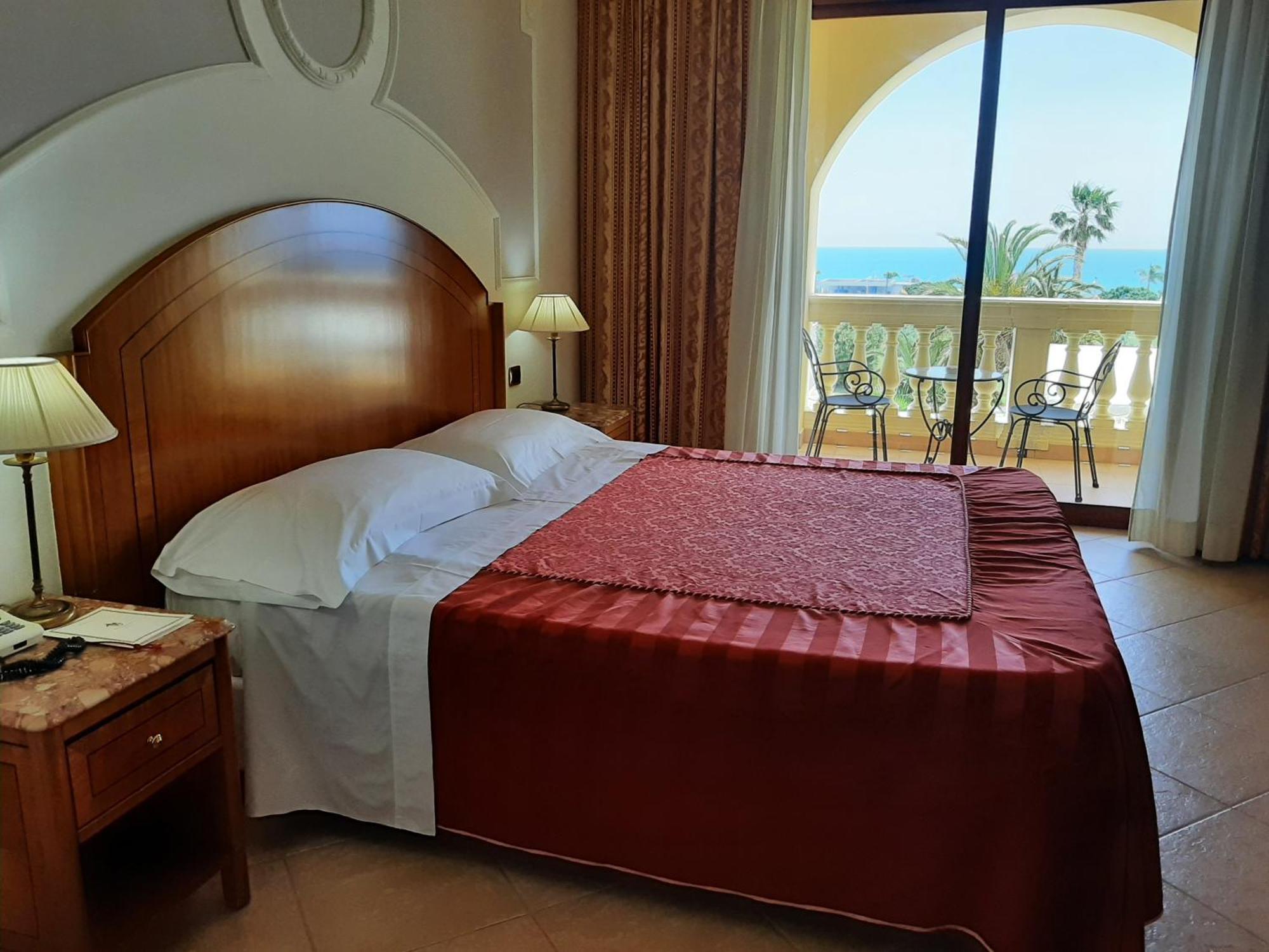 Parco Dei Principi Hotel Roccella Ionica Bagian luar foto
