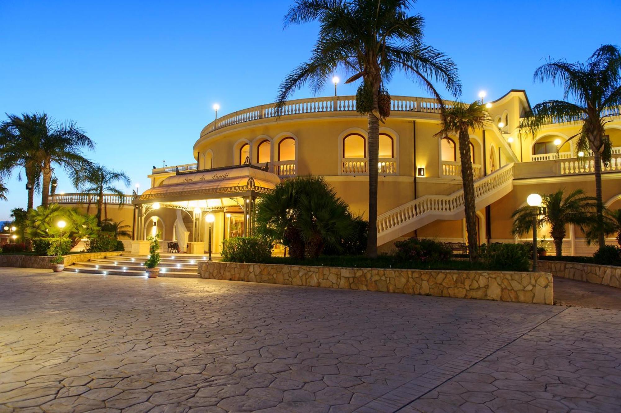 Parco Dei Principi Hotel Roccella Ionica Bagian luar foto
