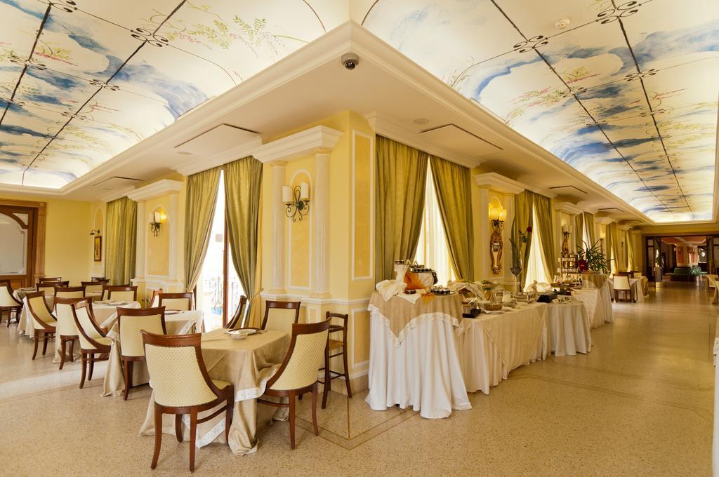 Parco Dei Principi Hotel Roccella Ionica Bagian luar foto